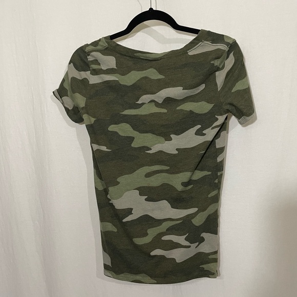 Pink camo t-shirt - Picture 2 of 3